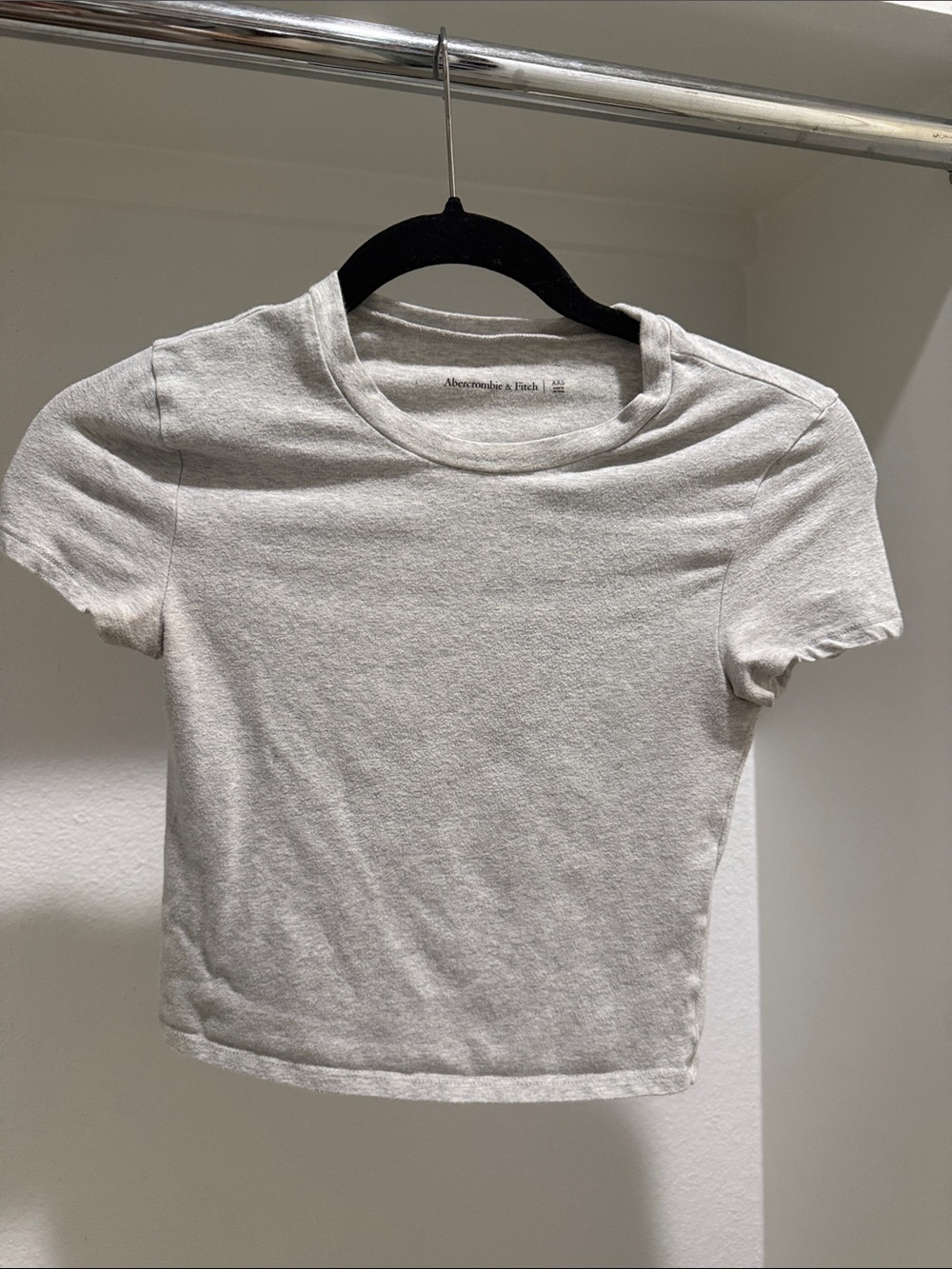 Abercrombie & Fitch Light Cream Short Sleeve Crewneck Tee
